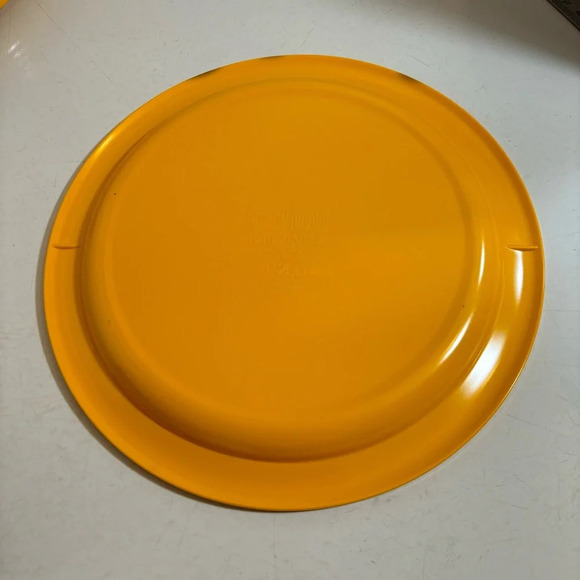 Vintage Rosti Mepal 1970’s set of melamine 7 dinner plates in yellow and orange - Picture 15 of 16